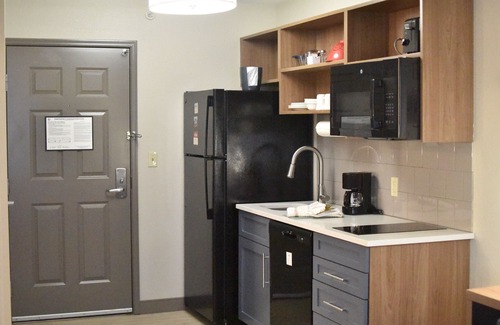 Fayetteville Hotel | Comfort and Convenience at Candlewood Suites Fayetteville