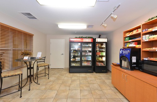 Gillette Hotel | Inviting Candlewood Suites Gillette: Family-Friendly Comfort