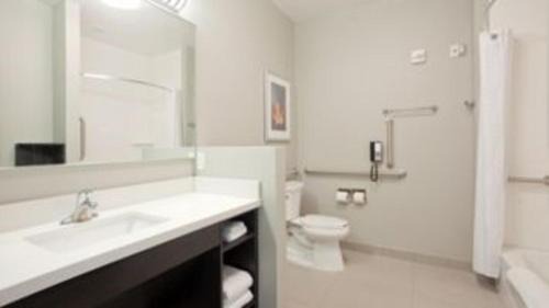 Grand Island Hotel | Discover Candlewood Suites Grand Island - Pet Friendly Stay