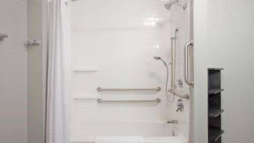 Grand Island Hotel | Discover Candlewood Suites Grand Island - Pet Friendly Stay