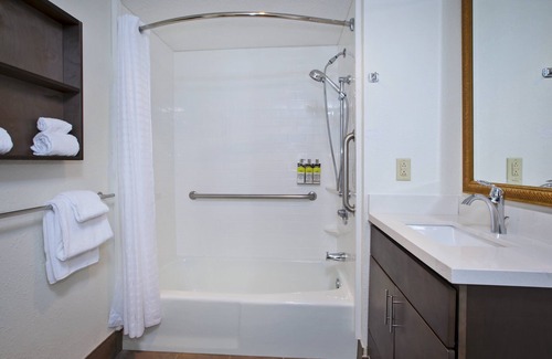 Forest Hills Hotel | Comfortable Stay at Candlewood Suites Grand Rapids Airport