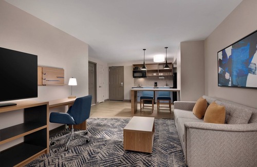 Harrisburg Hotel | Comfortable Candlewood Suites Harrisburg - Family Friendly Stay