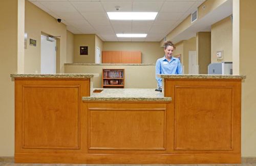 Sybertsville Hotel | Pet-Friendly Candlewood Suites Hazleton with Family Amenities