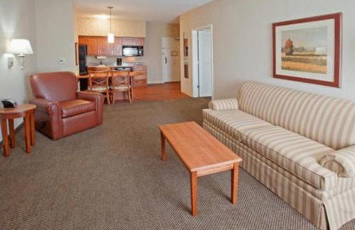 North Shore Hotel | Comfortable Candlewood Suites Houston with Great Amenities