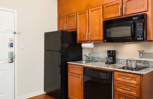 North Shore Hotel | Elevate Your Stay at Candlewood Suites Houston I-10 East
