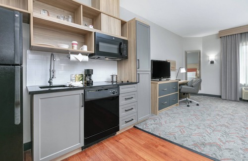 North Shore Hotel | Elevate Your Stay at Candlewood Suites Houston I-10 East