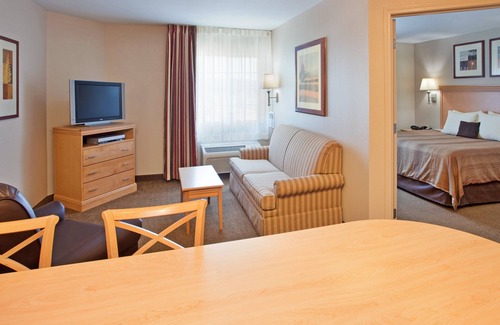 Junction City Hotel | Comfortable Candlewood Suites: Top-Rated Amenities Await