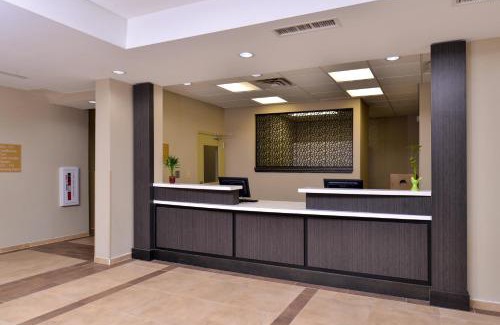 Kenedy Hotel | Discover Candlewood Suites Kenedy, Pet-Friendly Comfort Awaits