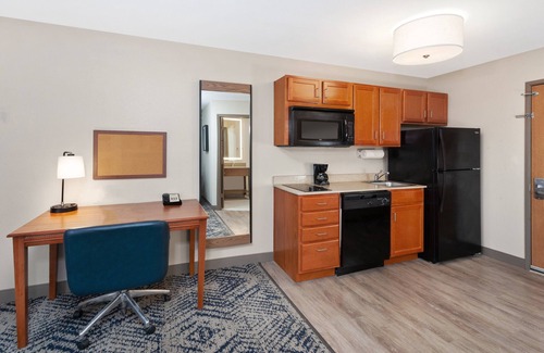 Jeffersonville - Clarksville Hotel | Ideal Candlewood Suites Louisville North for Your Stay