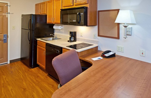 Jeffersonville - Clarksville Hotel | Ideal Candlewood Suites Louisville North for Your Stay