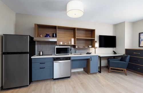 McPherson Hotel | Exceptional Candlewood Suites McPherson with Great Amenities