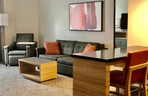 Mount Pleasant Hotel | Pet-Friendly Comfort at Candlewood Suites Mount Pleasant
