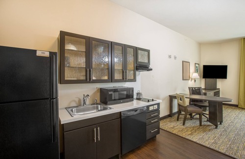 Millard Hotel | Inviting Candlewood Suites Omaha - Millard: Rated 9/10
