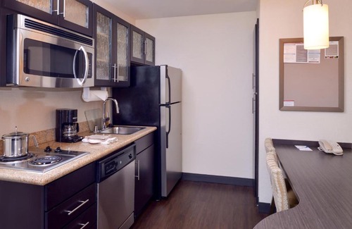 Plano Hotel | Pet-Friendly Candlewood Suites - Plano North for Your Family