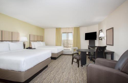 Pueblo Hotel | Pet-Friendly Candlewood Suites Pueblo with Top Amenities