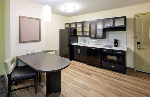 Rochester Hotel | Top-Rated Candlewood Suites Rochester Near Mayo Clinic