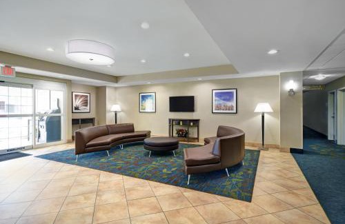 Sumter Hotel | Pet-Friendly Candlewood Suites Sumter with Pool Access