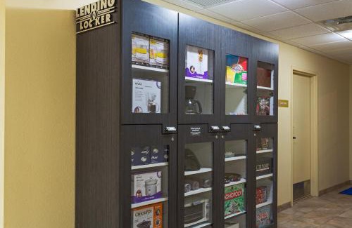 Tallahassee Hotel | Convenient Candlewood Suites Tallahassee with Great Amenities