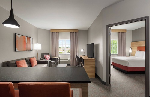 Skyland Park Hotel | Relax at Candlewood Suites Tuscaloosa with Family Amenities