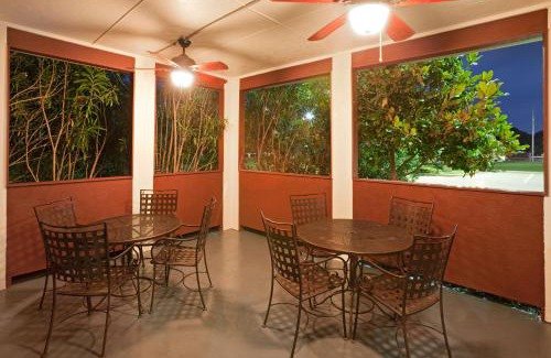Tyler Hotel | Pet-Friendly Retreat at Candlewood Suites Tyler, IHG Hotel