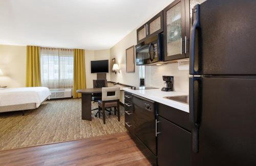 Strabane Hotel | Pet-Friendly Candlewood Suites Washington North Awaits You