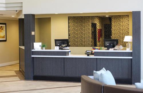 Wichita Hotel | Pet-Friendly Candlewood Suites - Wichita East with Pool Access
