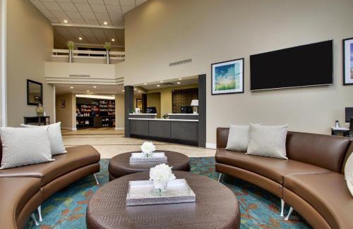 Wichita Hotel | Pet-Friendly Candlewood Suites - Wichita East with Pool Access