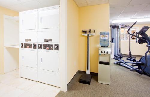 Wilson Hotel | Convenient Candlewood Suites Wilson with Pet-Friendly Amenities