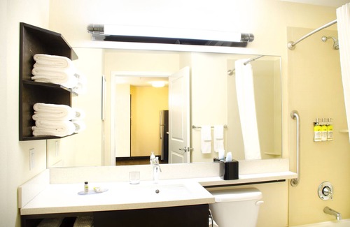 York Hotel | Comfortable Candlewood Suites York: Ideal for Families & More