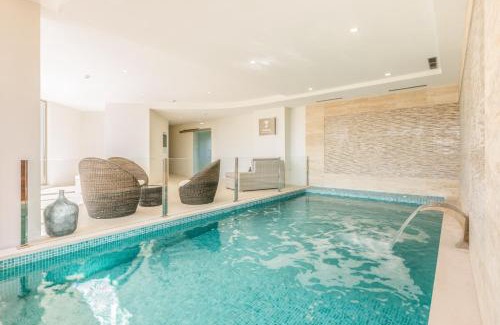 Lagoa Hotel | Oceanfront Caneiros House & Suites with Private Pool
