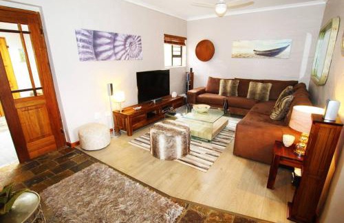 Bushman's River Mouth Apartment | Experience CANELA: Bespoke Safari River View Retreat