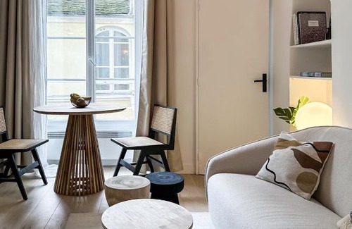 6th Arrondissement Apartment | Indulge in Canettes Deluxe Apartment - 4 Star Luxury Retreat