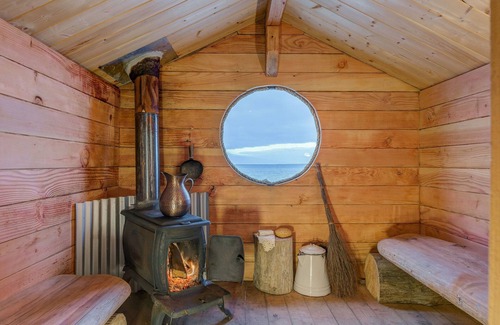 Seldovia Village Cabin | Experience Cannery Cabin: Beaches, Wildlife & Kayak Adventures
