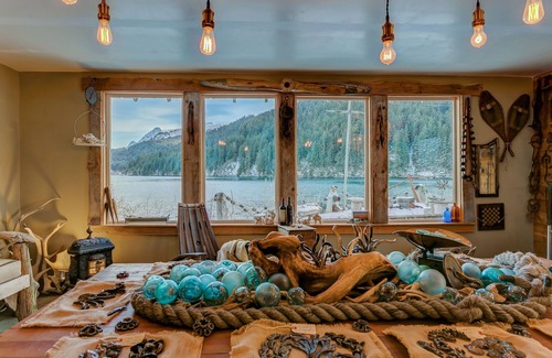 Seldovia Village Cabin | Experience Cannery Cabin: Beaches, Wildlife & Kayak Adventures