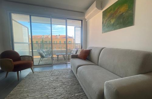 Riou - Petit Juas - Av de Grasse Apartment | Prime Cannes Apartment with Parking & Terrace Steps from Croisette
