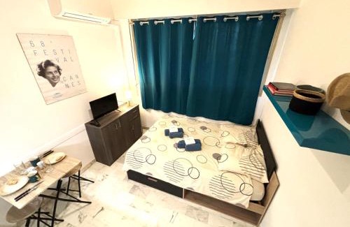 Cannes Apartment | Convenient Cannes Hotel Near Beach with Free WiFi & AC