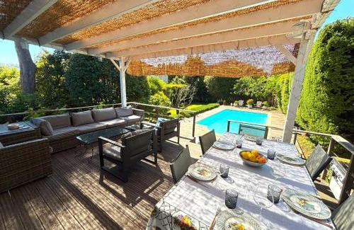 Riou - Petit Juas - Av de Grasse Villa | Elegant Cannes Villa with Private Pool Near the Beach
