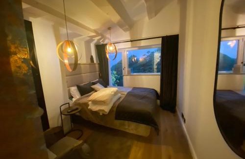 Riou - Petit Juas - Av de Grasse Villa | Exquisite Cannes Cote Sud: Oceanfront Pool & Family-Friendly