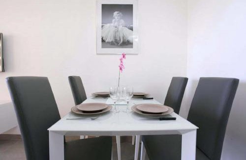La Bocca Apartment | Stylish Cannes Hotel with Ocean View and Pool Access
