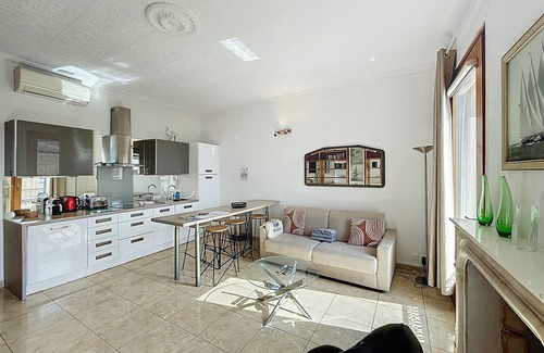 Le Suquet Apartment | Beautiful Quai St Pierre: Oceanfront 2-Bedroom Retreat