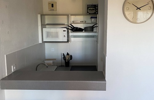 La Bocca Apartment | Beachfront Bliss: Family & Pet-Friendly Stay in Cannes