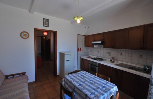 Canneto Apartment | Relax at Canneto Beach: Pet-Friendly with Ocean Views