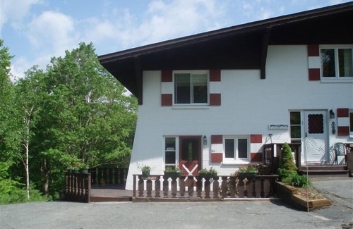 Franconia House | Unbeatable Stay at Cannon Mountain: Steps from the Slopes!