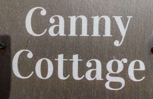 Belford House | Discover Canny Cottage: 4-Star Pet-Friendly Getaway