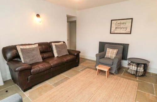 Belford House | Discover Canny Cottage: 4-Star Pet-Friendly Getaway