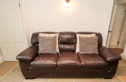 Belford House | Discover Canny Cottage: 4-Star Pet-Friendly Getaway