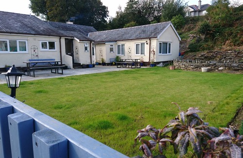 Penrhyndeudraeth House | Guest Rated 9.8: Canol Cae Cottages Bluebell near Porthmadog