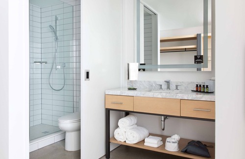 West End Hotel | Inviting Canopy by Hilton Austin Downtown with Pool & Dining