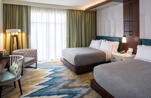 SouthPark Hotel | Pet-Friendly Canopy by Hilton Charlotte Southpark Awaits