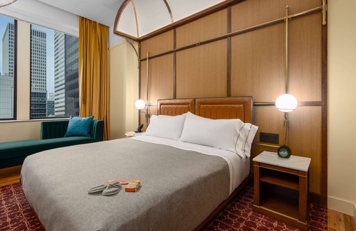 The Loop Hotel | Discover Canopy by Hilton Chicago Central Loop: 4-Star Comfort